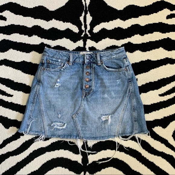 Free People We The Free Harvey Distressed Denim Mini Skirt Exposed Button Fly 26 - Picture 6 of 13